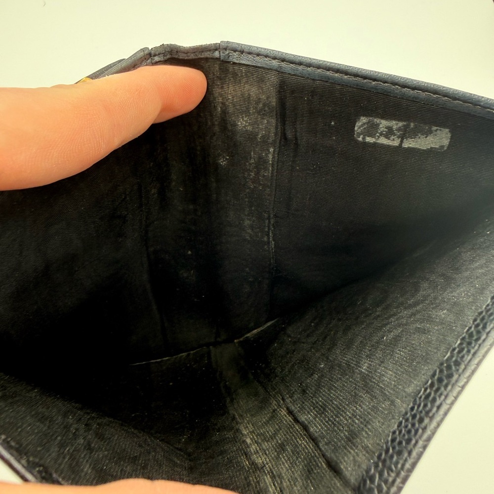 CHANEL Vintage Caviar Kisslock Wallet - Picture 8 of 9